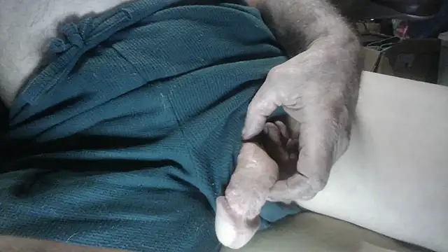 Snapshot of russtee chatting on 02.25.26 russtee online show from 02.25.26