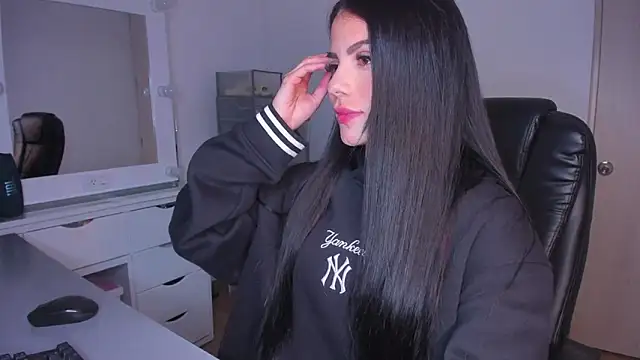 Lisegg  online show from 03.18.25