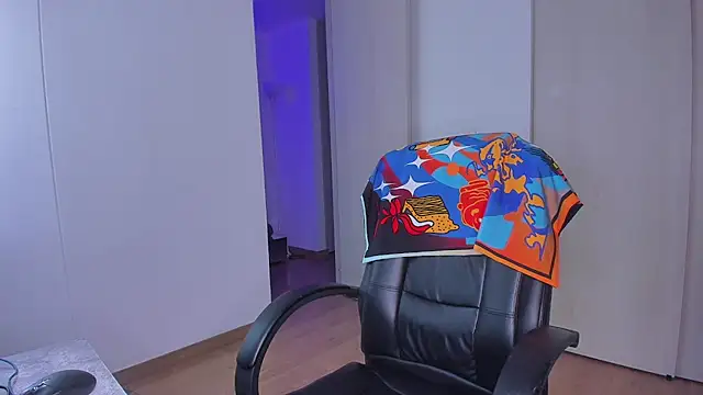 Lisegg  online show from 11.14.25