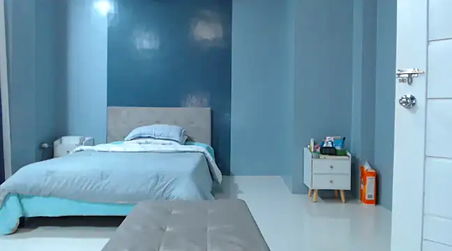  FoxyFlair online show from 12.04.24