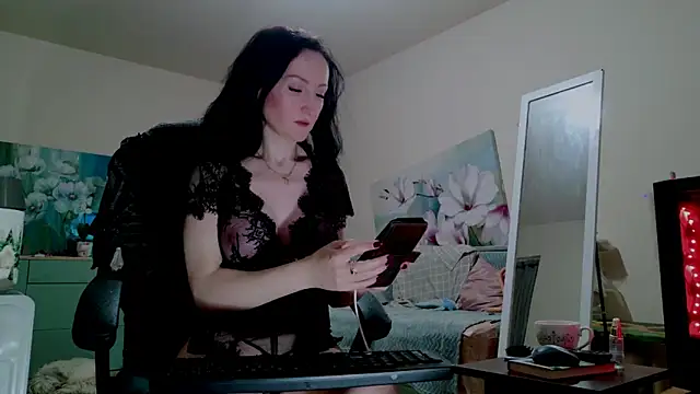 lara heaven online show from 12.23.25