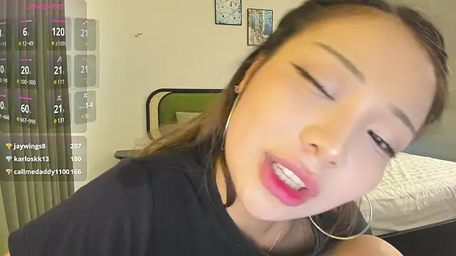 SaliUong online show from 02.11.25