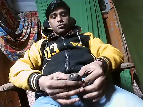 Snapshot of desiboy1101 chatting on 12.06.24 desiboy1101 online show from 12.06.24