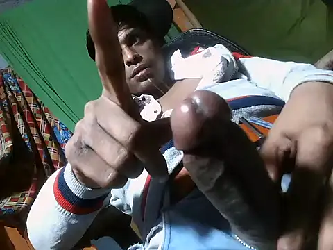 Snapshot of desiboy1101 chatting on 02.02.25 desiboy1101 online show from 02.02.25