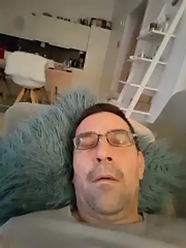 Snapshot of dick81 chatting on 02.01.26 dick81 online show from 02.01.26