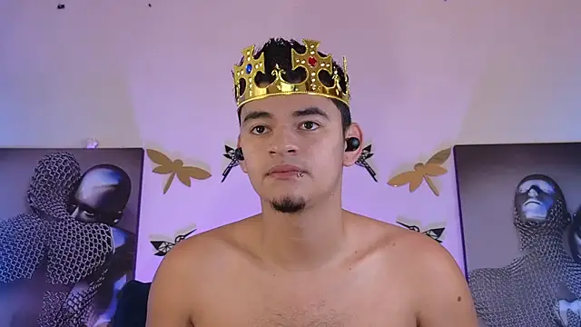 Snapshot of VikoHands chatting on 11.26.25 VikoHands online show from 11.26.25