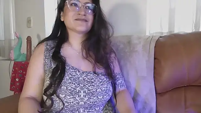 DeesseLuxure online show from 09.17.25