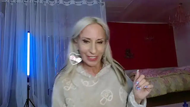 Snapshot of Sweet-Ginger chatting on 01.24.25 Sweet-Ginger online show from 01.24.25