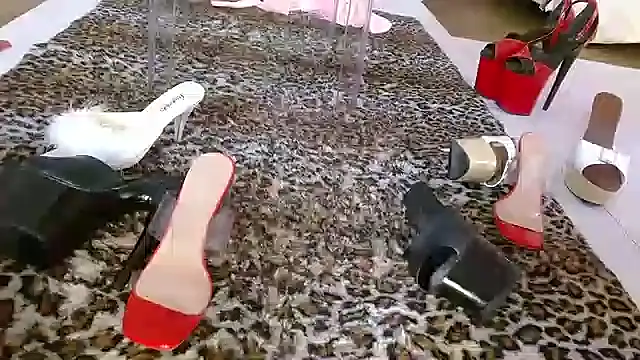 Snapshot of Sweet-Ginger chatting on 01.30.25 Sweet-Ginger online show from 01.30.25