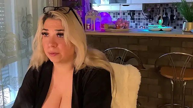 Monageil online show from 02.18.25