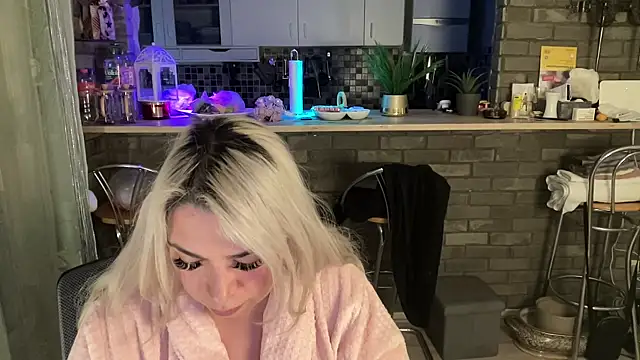 Monageil online show from 02.20.25