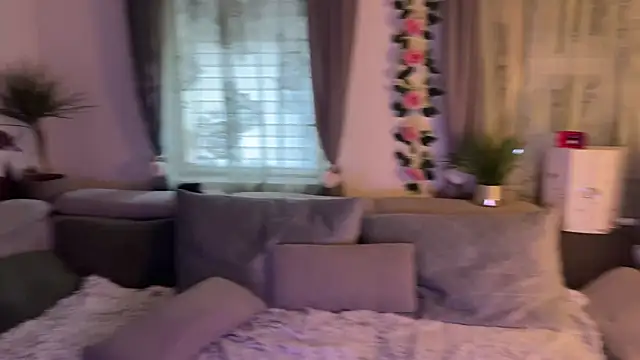 Monageil online show from 11.18.25