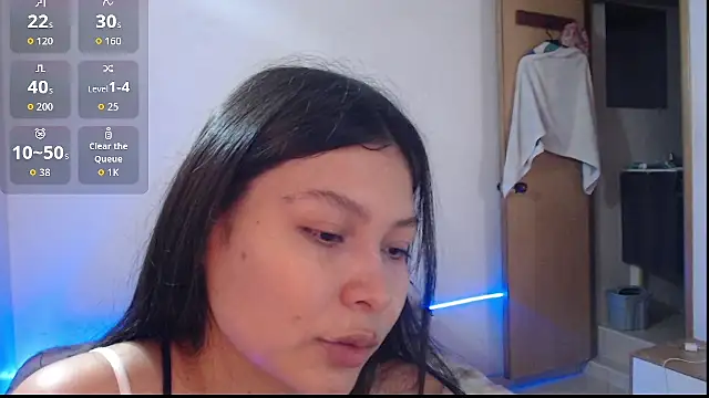 Snapshot of evolet01 chatting on 11.26.25 evolet01 online show from 11.26.25