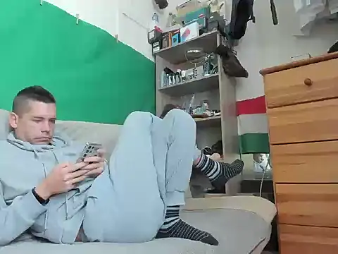 Snapshot of viraglaci18@xh chatting on 10.27.25 viraglaci18xh online show from 10.27.25