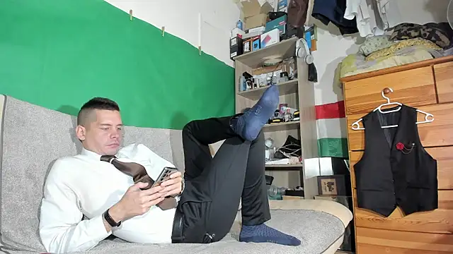 Snapshot of viraglaci18@xh chatting on 11.05.25 viraglaci18xh online show from 11.05.25