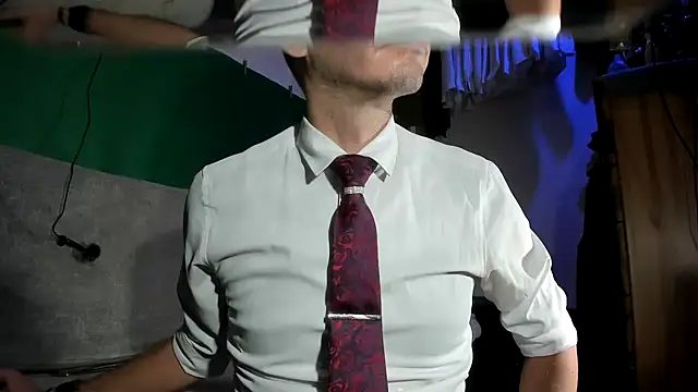 Snapshot of viraglaci18@xh chatting on 11.25.25 viraglaci18xh online show from 11.25.25