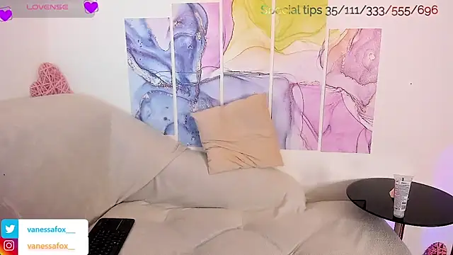 VanessaFox   online show from 02.22.25