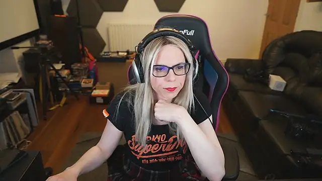 Snapshot of KelseyCobalt chatting on 12.13.24 KelseyCobalt online show from 12.13.24