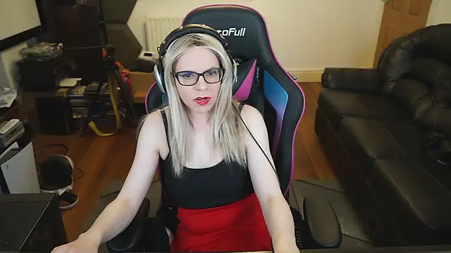 Snapshot of KelseyCobalt chatting on 12.31.24 KelseyCobalt online show from 12.31.24