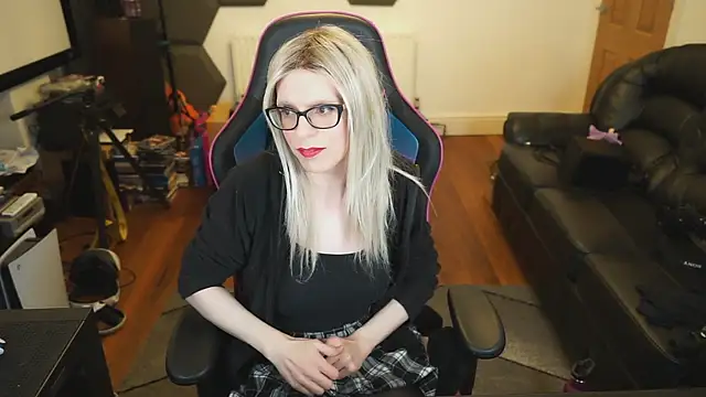 Snapshot of KelseyCobalt chatting on 01.03.25 KelseyCobalt online show from 01.03.25