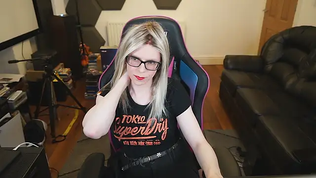 Snapshot of KelseyCobalt chatting on 01.16.25 KelseyCobalt online show from 01.16.25