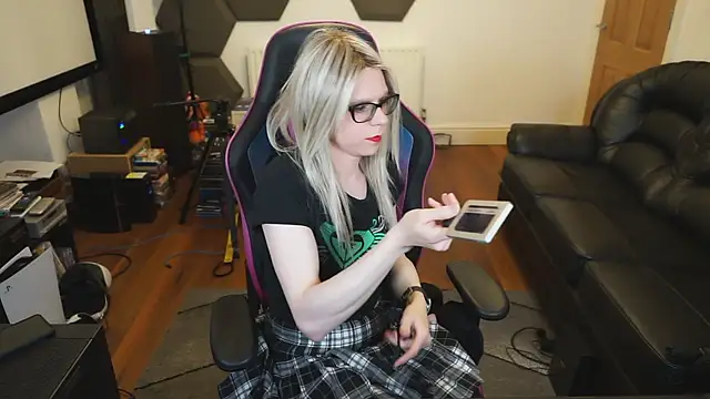 Snapshot of KelseyCobalt chatting on 01.18.25 KelseyCobalt online show from 01.18.25