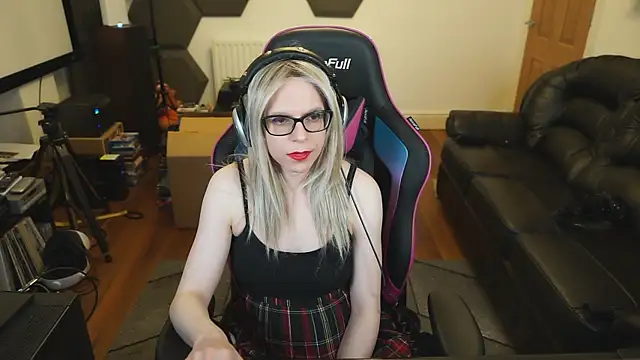 Snapshot of KelseyCobalt chatting on 02.02.25 KelseyCobalt online show from 02.02.25