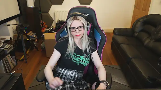 Snapshot of KelseyCobalt chatting on 02.05.25 KelseyCobalt online show from 02.05.25