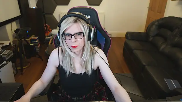 Snapshot of KelseyCobalt chatting on 02.13.25 KelseyCobalt online show from 02.13.25