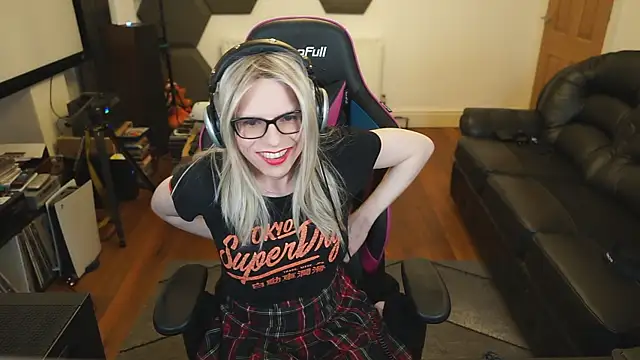 Snapshot of KelseyCobalt chatting on 02.20.25 KelseyCobalt online show from 02.20.25