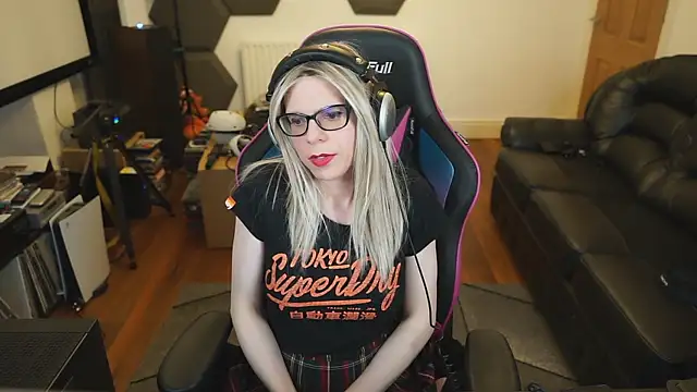 Snapshot of KelseyCobalt chatting on 02.20.25 KelseyCobalt online show from 02.20.25