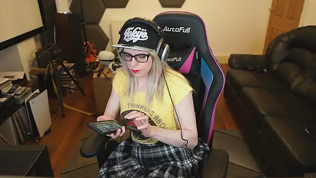 Snapshot of KelseyCobalt chatting on 02.23.25 KelseyCobalt online show from 02.23.25