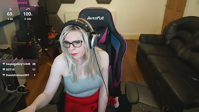 Snapshot of KelseyCobalt chatting on 03.08.25 KelseyCobalt online show from 03.08.25