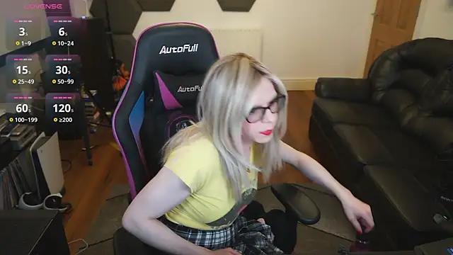 Snapshot of KelseyCobalt chatting on 03.12.25 KelseyCobalt online show from 03.12.25