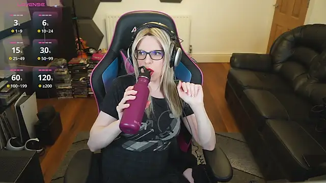 Snapshot of KelseyCobalt chatting on 03.18.25 KelseyCobalt online show from 03.18.25