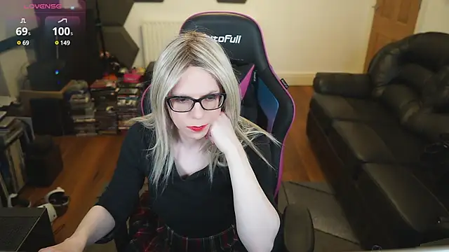 Snapshot of KelseyCobalt chatting on 03.19.25 KelseyCobalt online show from 03.19.25