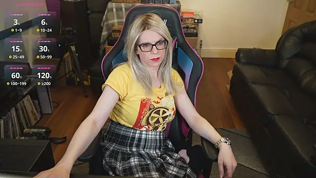 Snapshot of KelseyCobalt chatting on 10.16.25 KelseyCobalt online show from 10.16.25