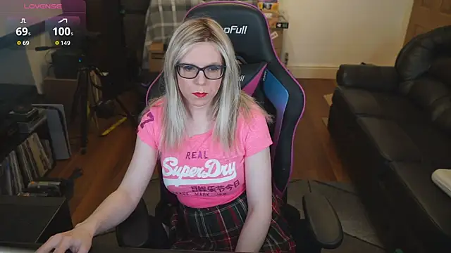 Snapshot of KelseyCobalt chatting on 10.27.25 KelseyCobalt online show from 10.27.25