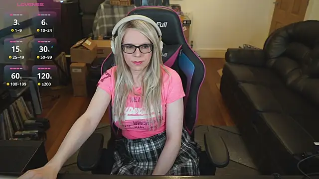 Snapshot of KelseyCobalt chatting on 11.22.25 KelseyCobalt online show from 11.22.25