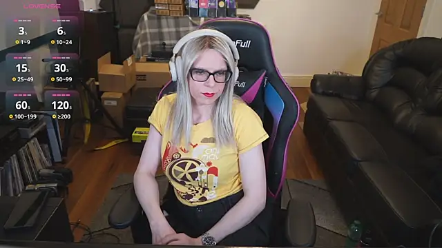 Snapshot of KelseyCobalt chatting on 11.25.25 KelseyCobalt online show from 11.25.25