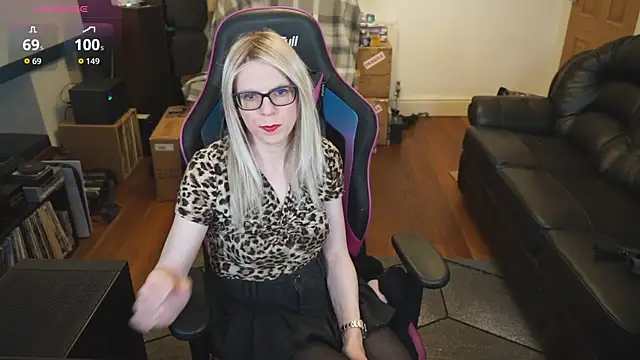 Snapshot of KelseyCobalt chatting on 12.13.25 KelseyCobalt online show from 12.13.25