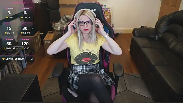 Snapshot of KelseyCobalt chatting on 12.15.25 KelseyCobalt online show from 12.15.25