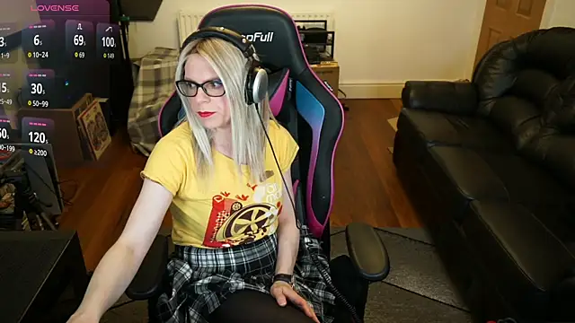 Snapshot of KelseyCobalt chatting on 05.20.26 KelseyCobalt online show from 05.20.26