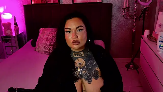 Snapshot of _MelinaCurves_ chatting on 03.02.25 MelinaCurves online show from 03.02.25