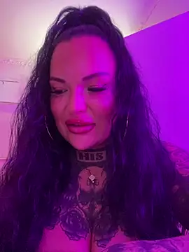 Snapshot of _MelinaCurves_ chatting on 10.10.25 MelinaCurves online show from 10.10.25