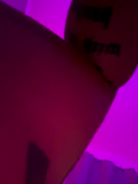 Snapshot of _MelinaCurves_ chatting on 10.19.25 MelinaCurves online show from 10.19.25