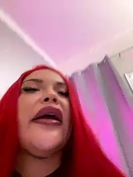 Snapshot of _MelinaCurves_ chatting on 10.30.25 MelinaCurves online show from 10.30.25