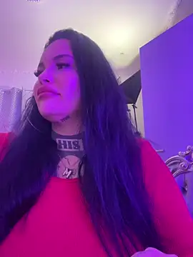 Snapshot of _MelinaCurves_ chatting on 11.08.25 MelinaCurves online show from 11.08.25