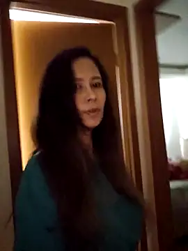 Snapshot of Leilacharlotte chatting on 02.28.26 Leilacharlotte online show from 02.28.26