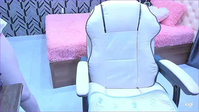 Snapshot of Toyota_Motor_Corporation chatting on 09.12.25 Toyota Motor Corporation online show from 09.12.25